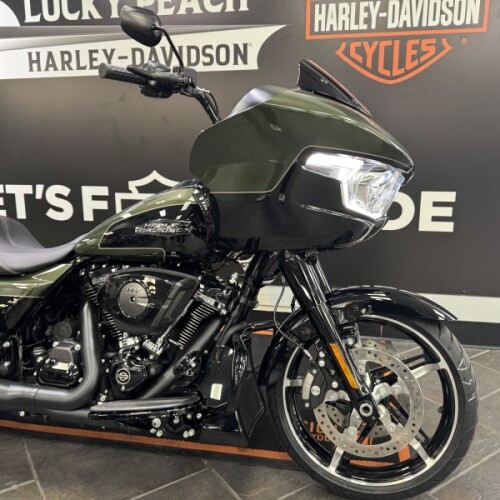 2026 Harley-Davidson® Road Glide® Olive Steel Metallic / Vivid Black Black Trim thumb 3