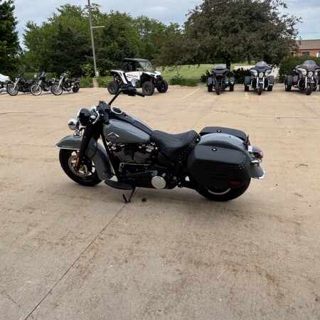 2026 Harley-Davidson® Heritage Classic Dark Billiard Gray Black Cast Wheels thumb 1