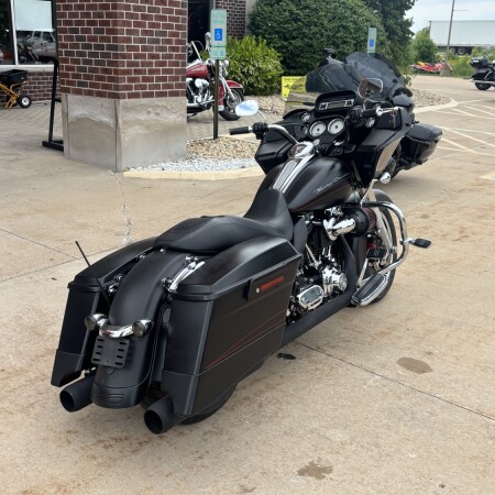 2010 Harley-Davidson® Road Glide® Custom Black Denim thumb 2