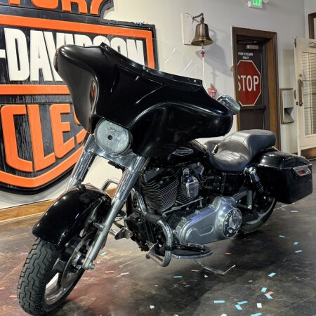2016 Harley-Davidson® Switchback™ thumb 3