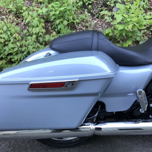2023 Harley-Davidson® Street Glide® Atlas Silver Metallic thumb 2