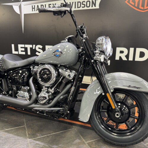 2026 Harley-Davidson® Heritage Classic Dark Billiard Gray Black Laced Wheels thumb 3