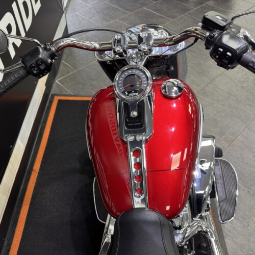 2026 Harley-Davidson® Fat Boy® Brilliant Red Chrome Trim thumb 3