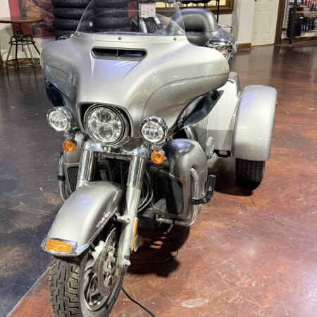 2016 Harley-Davidson® Tri Glide® Ultra thumb 1