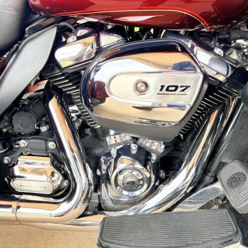 2017 FLHTCUTG Harley-Davidson® Tri Glide® Ultra Two-Tone Mysterious Red Sunglo/Velocity Red Sunglo thumb 3