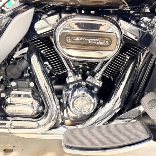 2020 FLHTCUTG Harley-Davidson® Tri Glide® Ultra River Rock Gray/Vivid Black thumb 3