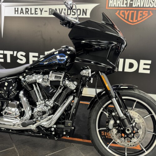 2026 Harley-Davidson® Low Rider® ST Vivid Black Chrome Trim thumb 3