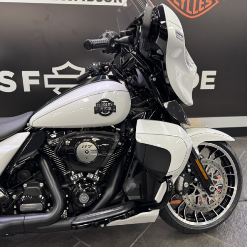 2026 Harley-Davidson® Street Glide Limited White Onyx Pearl Black Trim thumb 1