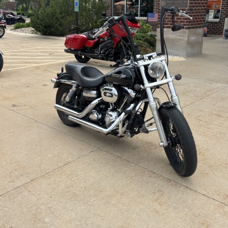 2011 Harley-Davidson® Super Glide® Custom Vivid Black thumb 3