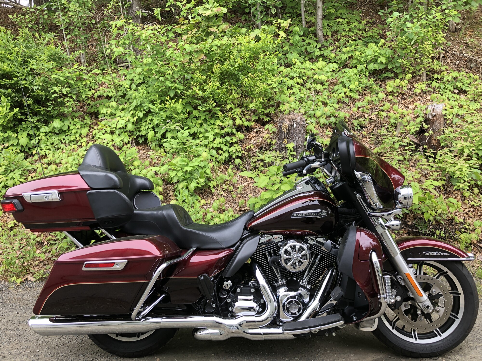 2015 Harley-Davidson® Electra Glide® Ultra Classic® Low Two-Tone Mysterious Red Sunglo/Blackened Cay