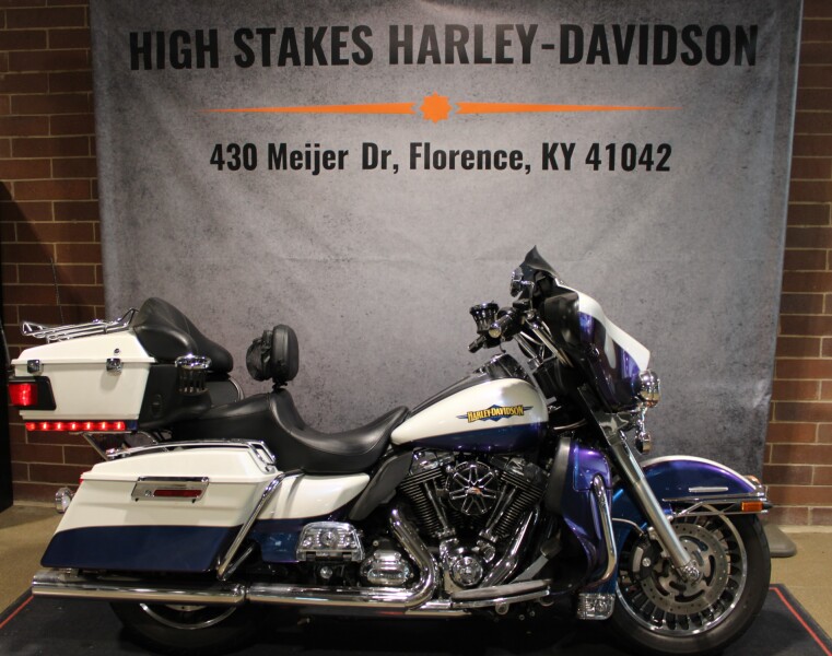 2010 Harley-Davidson® Electra Glide® Ultra Limited Two-Tone White Ice Pearl/Black Ice Pearl FLHTK