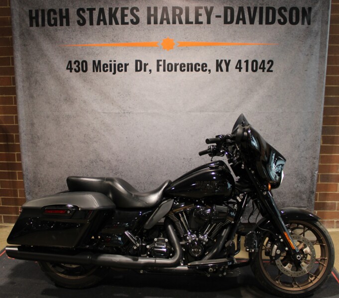 2022 Harley-Davidson® Road Glide® ST Vivid Black