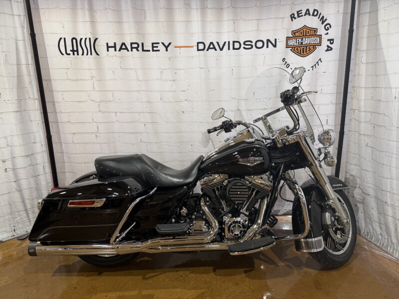 2014 Harley-Davidson® Road King® Vivid Black
