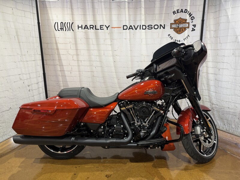 2025 Harley-Davidson® Street Glide® Whiskey Firestorm - Black Finish