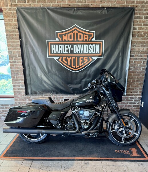 2024 Harley-Davidson® Street Glide® Vivid Black - Black Finish