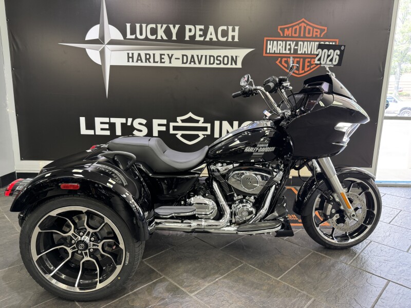 2026 Harley-Davidson® Road Glide 3 Vivid Black