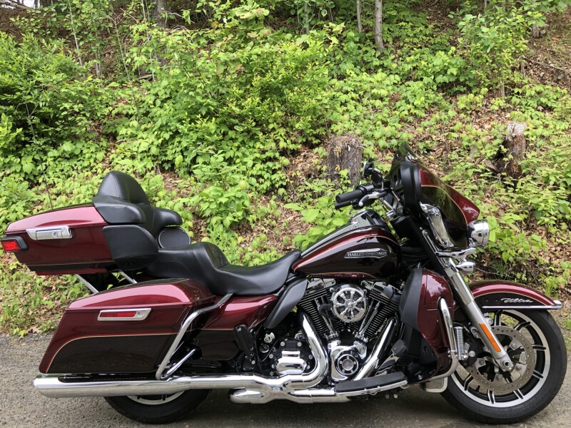 2015 Harley-Davidson® Electra Glide® Ultra Classic® Low Two-Tone Mysterious Red Sunglo/Blackened Cay