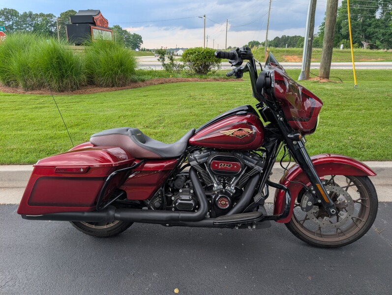 2023 Harley-Davidson® Street Glide® Special Heirloom Red Fade
