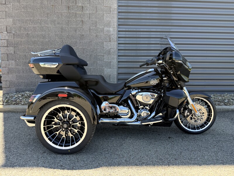 2026 Harley-Davidson® Street Glide 3 Limited FLHLT