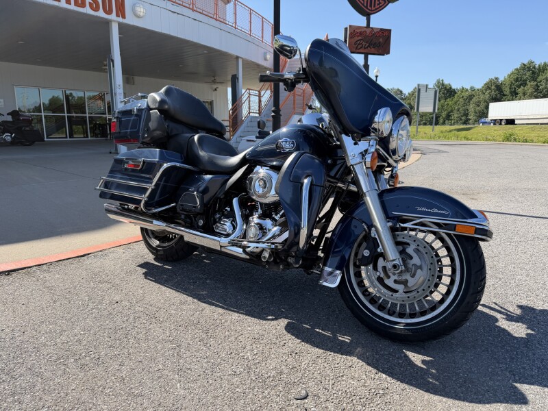2009 Harley-Davidson® Electra Glide® Ultra Classic® Dark Blue Pearl