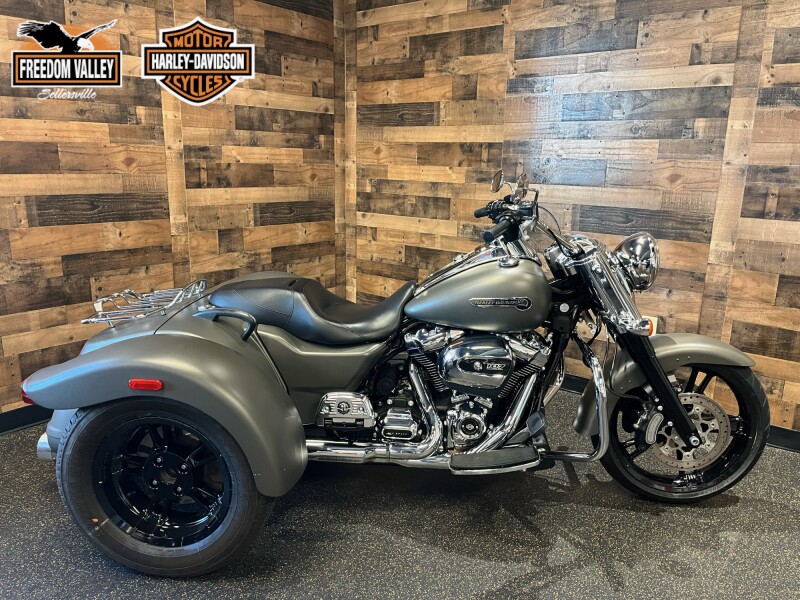 2018 Harley-Davidson® Freewheeler® Industrial Gray Denim FLRT
