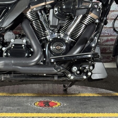 FLHXST 2023 Street Glide® ST thumb 2
