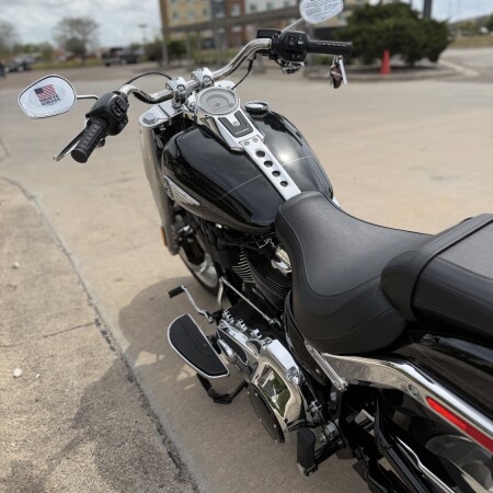 2026 Harley-Davidson® Fat Boy® Vivid Black Chrome Trim thumb 0