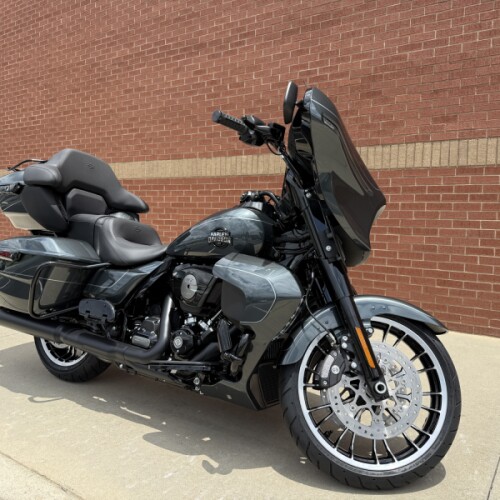 2026 Harley-Davidson® Street Glide Limited Iron Horse Metallic Black Trim thumb 3