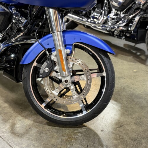 2026 Harley-Davidson® Road Glide™ Aurora Blue Denim Chrome Trim thumb 1