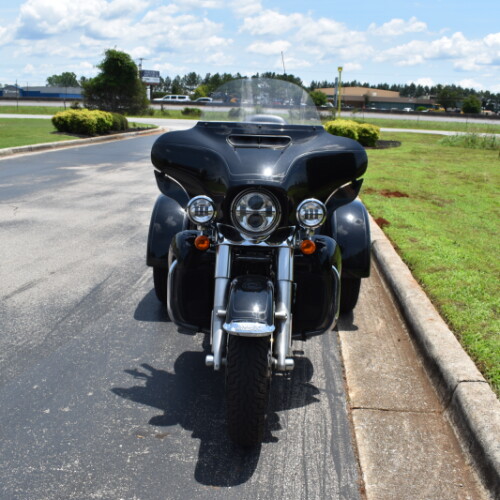 FLHTCUTG 2023 Tri Glide® Ultra thumb 2