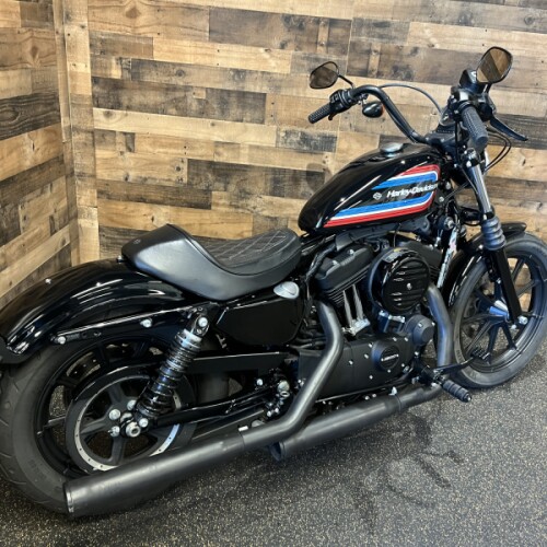 2021 Harley-Davidson® Iron 1200™ Vivid Black XL1200N thumb 2