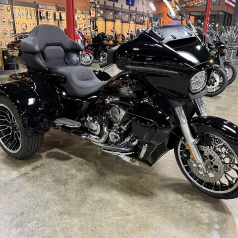 2026 Harley-Davidson® Street Glide 3 Limited thumb 3