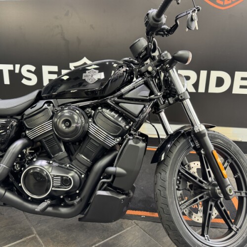 2026 Harley-Davidson® Nightster® Vivid Black Black Trim thumb 3