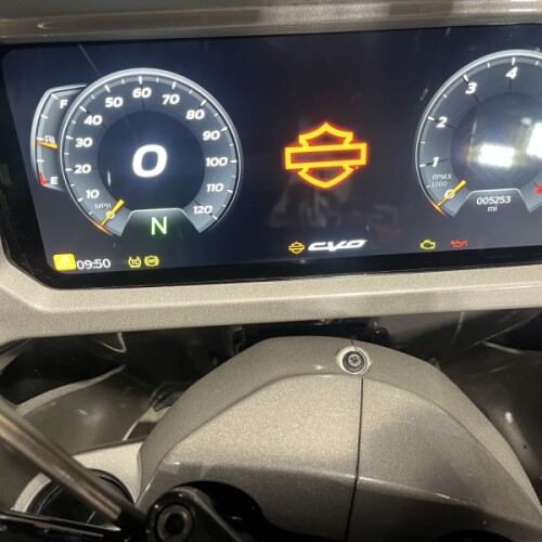 2023 Harley-Davidson® CVO™ Road Glide® Dark Platinum w/Pinstripe thumb 0