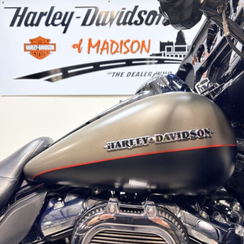 2019 FLHTK Harley-Davidson® Ultra Limited Industrial Gray Denim/Black Denim thumb 2