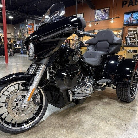 2026 Harley-Davidson® Street Glide 3 Limited thumb 1