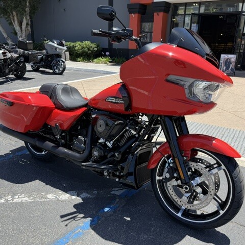 2026 Harley-Davidson® Road Glide™ Blood Orange Black Trim thumb 3