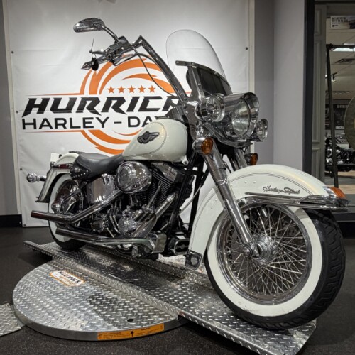2003 Harley-Davidson® Heritage Softail® Classic FLSTC thumb 2