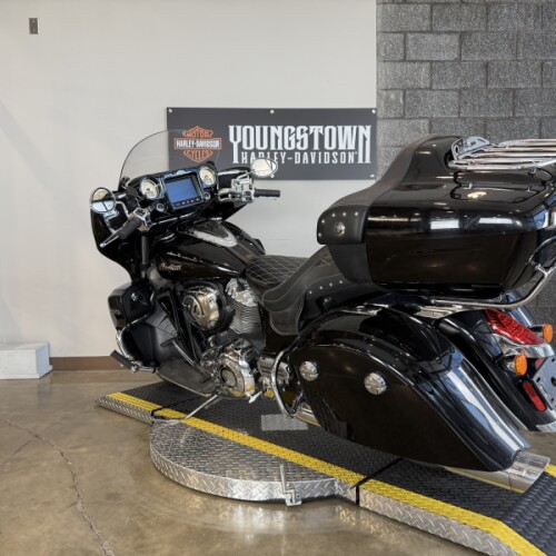 2018 Indian Motorcycle Roadmaster®  thumb 0