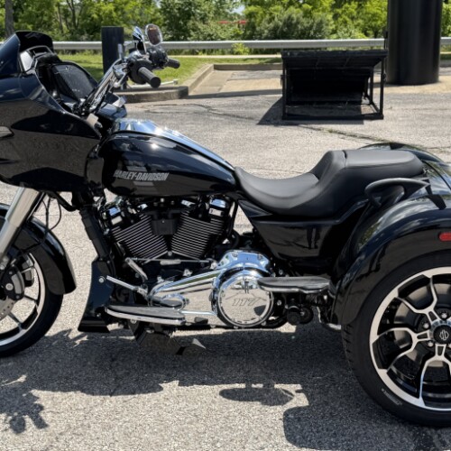 2026 FLTRT Road Glide 3 thumb 2