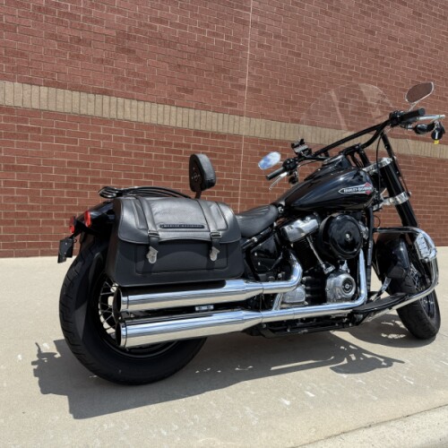 2018 Harley-Davidson® Softail Slim® Vivid Black thumb 2