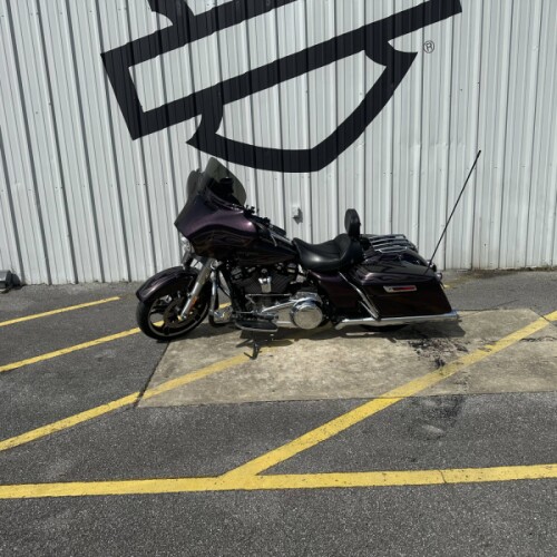 2017 Harley-Davidson® Street Glide® Special Hard Candy Custom™ Mystic Purple Flake thumb 2