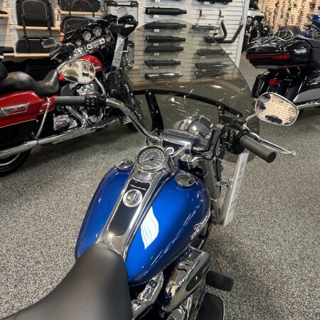 2022 Harley-Davidson® FLRT Freewheeler® thumb 1