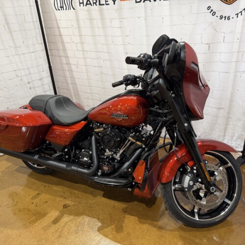 2025 Harley-Davidson® Street Glide® Whiskey Firestorm - Black Finish thumb 1