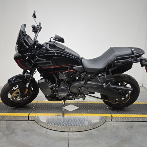 RA1250ST 2025 Pan America® 1250 ST thumb 1