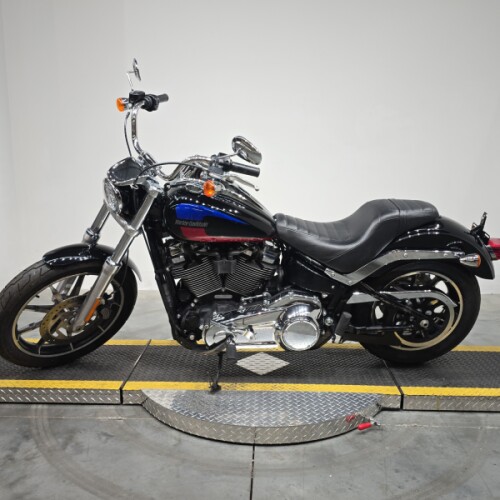 FXLR 2019 Low Rider® thumb 1