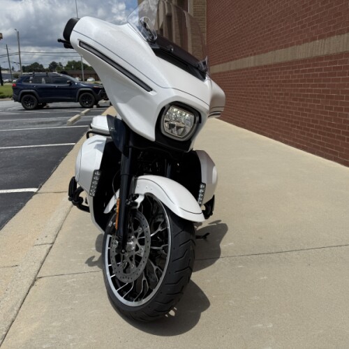 2026 Harley-Davidson® Street Glide Limited White Onyx Pearl Black Trim thumb 0