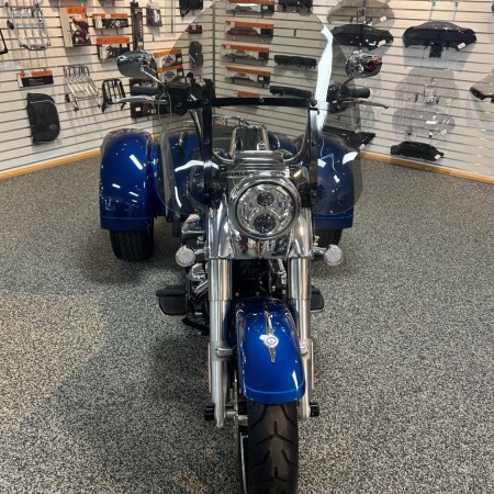 2022 Harley-Davidson® FLRT Freewheeler® thumb 0