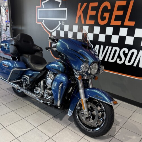 2014 Harley-Davidson® Ultra Limited Custom Colour Daytona Blue thumb 3
