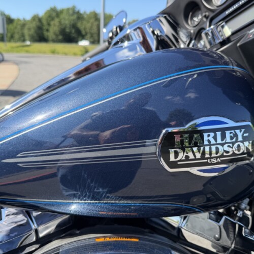 2009 Harley-Davidson® Electra Glide® Ultra Classic® Dark Blue Pearl thumb 1